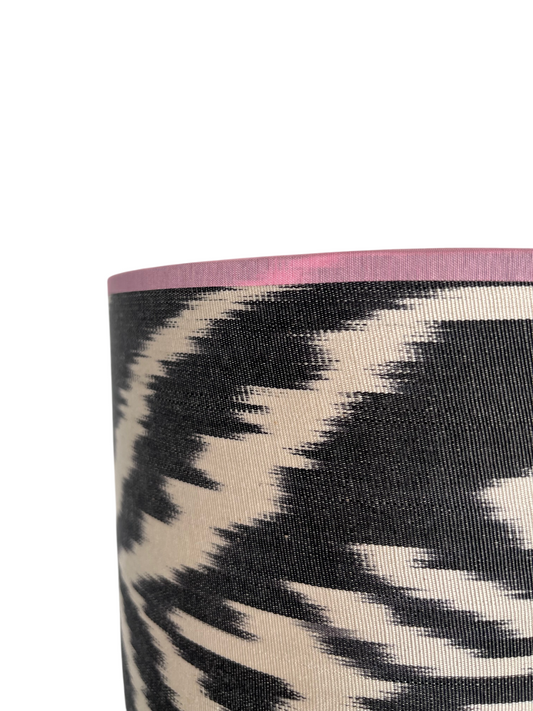 Handgemaakte Lampenkap - Ikat monochrome Ø 20 cm